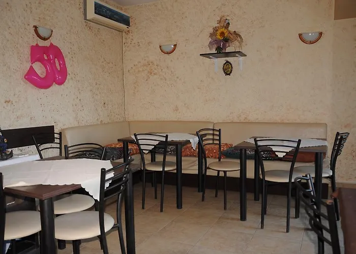 Хотел бабева